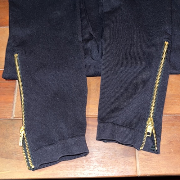 Cute Zipper Leggings! - Picture 3 of 3